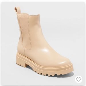 Belle Chelsea Boots